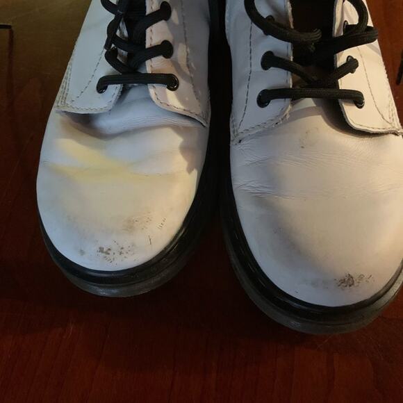 Doc martens docs kids childrens white w zip up sides a few scuffs but EUC! Sz 4 - Picture 6 of 9